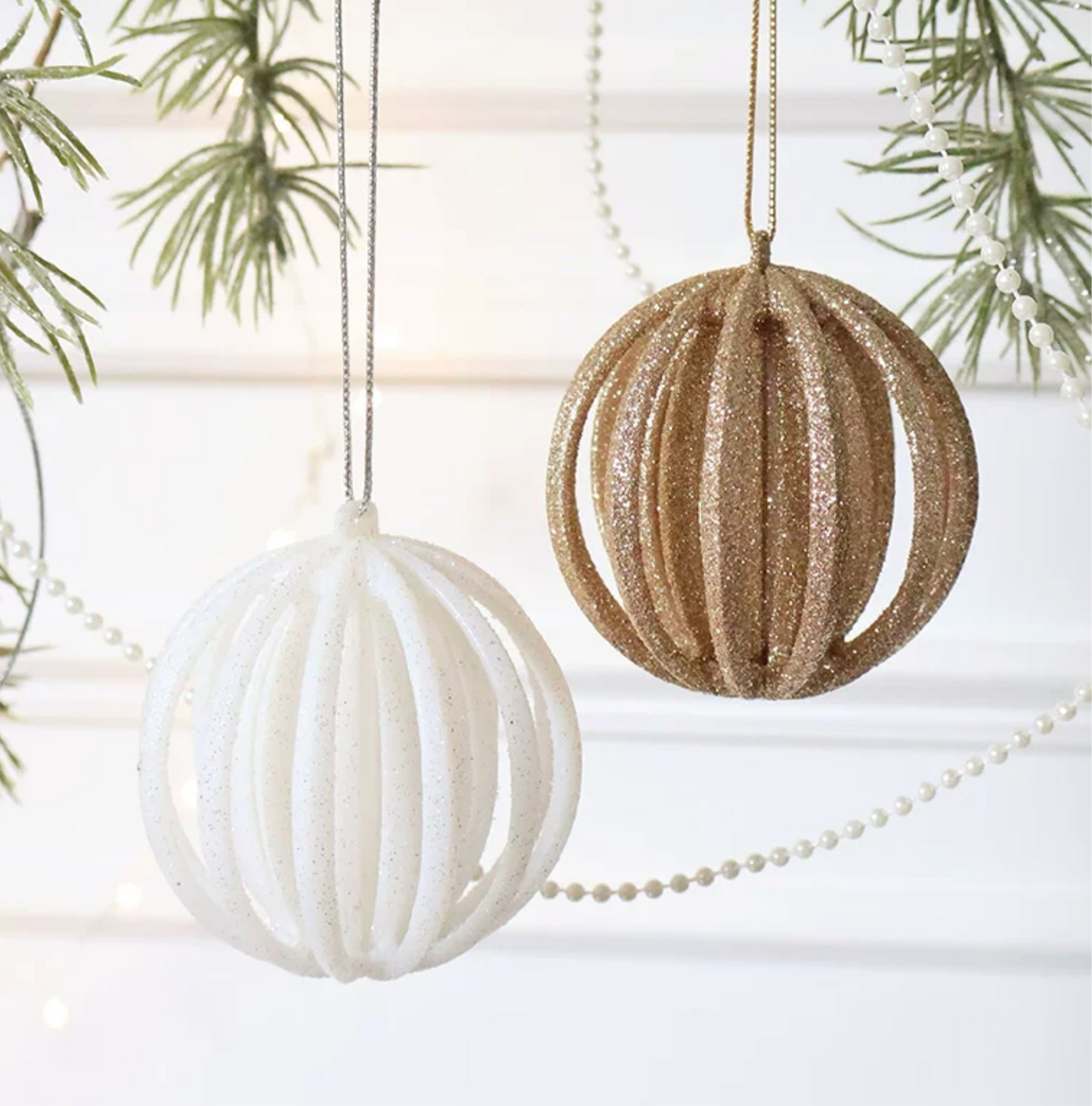 4 Glitter Baubles